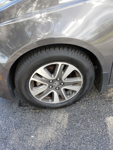 Tire Shop «Discount Tire Store - Sanford, FL», reviews and photos, 3513 S Orlando Dr, Sanford, FL 32773, USA