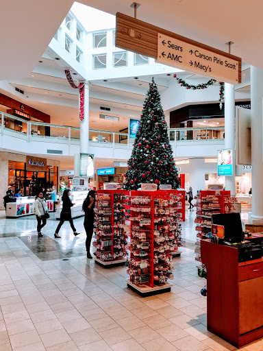 Shopping Mall «Hawthorn Mall», reviews and photos, 122 Hawthorn Center, Vernon Hills, IL 60061, USA