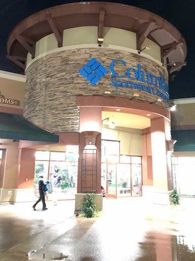 Sportswear Store «Columbia Sportswear Outlet Store at Woodburn Premium Outlets», reviews and photos, 1001 N Arney Rd #112, Woodburn, OR 97071, USA