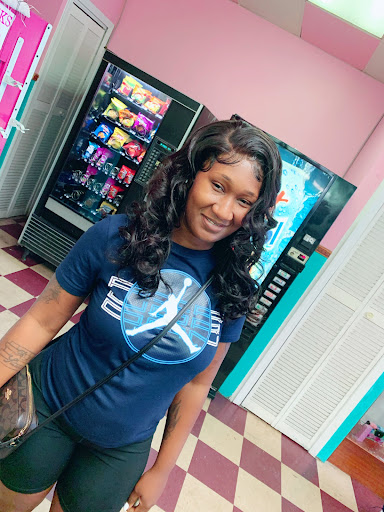 Hair Salon «Beauty Junkies Healthy Hair Salon & Boutique», reviews and photos, 1710 Dixie Hwy, Louisville, KY 40210, USA