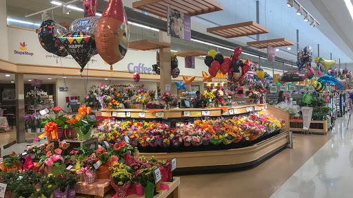 Supermarket «Super Stop & Shop - Whitman», reviews and photos, 475 Bedford St, Whitman, MA 02382, USA
