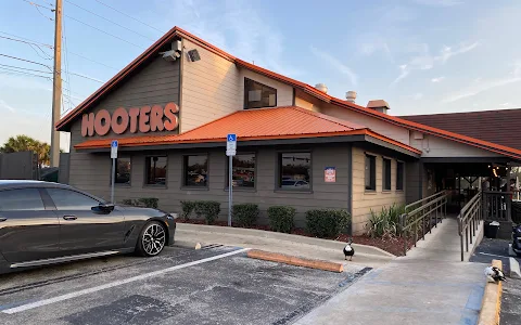 Hooters image