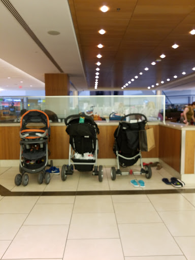 Shopping Mall «Stamford Town Center», reviews and photos, 100 Greyrock Pl, Stamford, CT 06901, USA