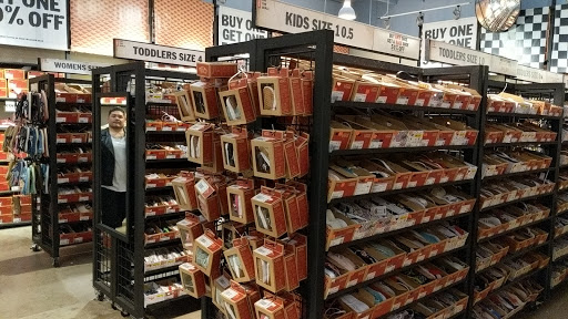 Shoe Store «Vans», reviews and photos, 485 N Tustin St, Orange, CA 92867, USA