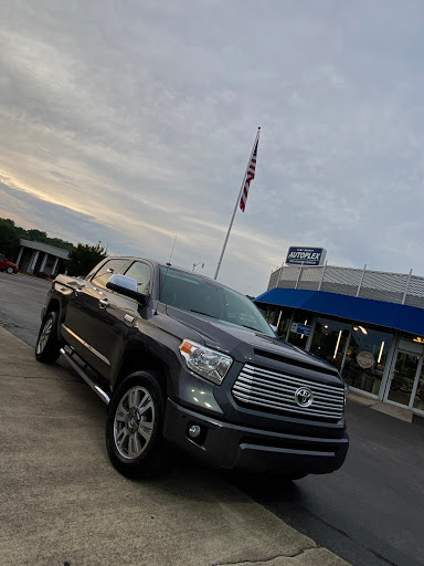 Car Dealer «Tony Knight Autoplex», reviews and photos, 955 N Riverside Dr, Clarksville, TN 37040, USA