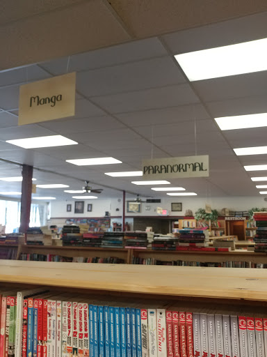 Used Book Store «Book-A-Holic Inc», reviews and photos, 924 S Oliver St, Wichita, KS 67218, USA