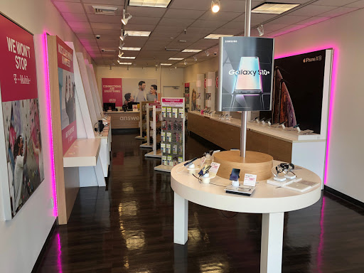 Cell Phone Store «T-Mobile», reviews and photos, 2762 Sunrise Hwy, Bellmore, NY 11710, USA