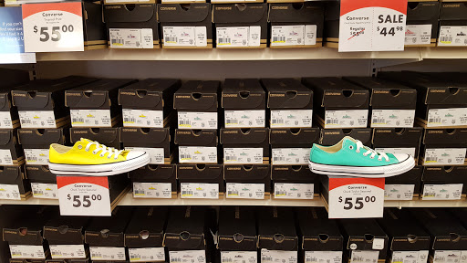 Shoe Store «Shoe Carnival», reviews and photos, 536 Howe Ave, Cuyahoga Falls, OH 44221, USA