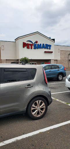 Pet Supply Store «PetSmart», reviews and photos, 475 Bank St, Waterbury, CT 06708, USA