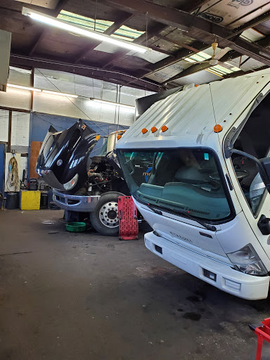 Auto Repair Shop «Vehicle Maintenance Services LLC», reviews and photos, 4236 Kanawha Turnpike, Charleston, WV 25309, USA