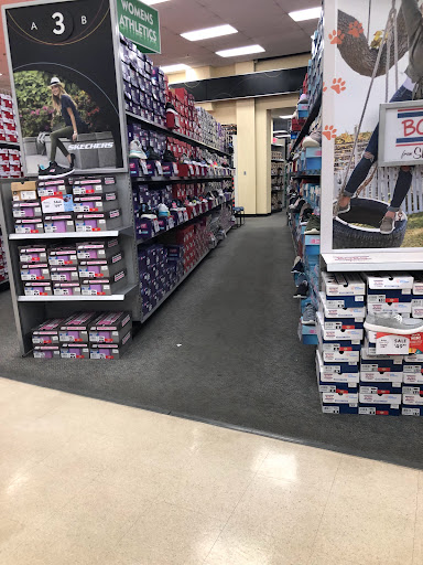 Shoe Store «Shoe Carnival», reviews and photos, 3408 S Glenstone Ave, Springfield, MO 65804, USA