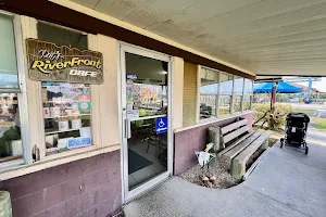 Pat's Riverfront Cafe image