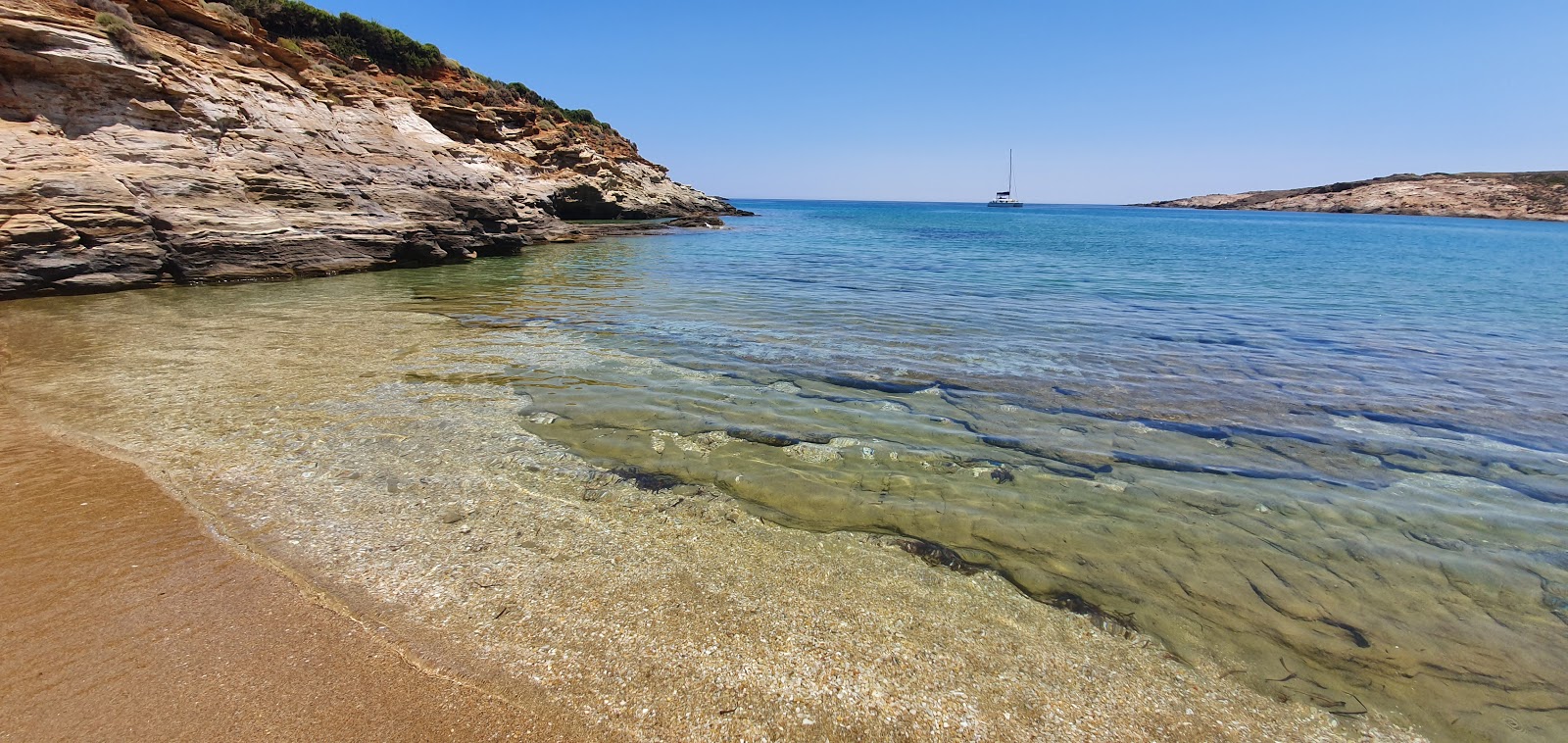 Paralia Ateni'in fotoğrafı - rahatlamayı sevenler arasında popüler bir yer