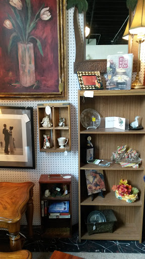 Flea Market «Springfield Flea Market & Gifts», reviews and photos, 1325 E Trafficway St, Springfield, MO 65802, USA