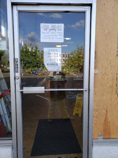 Loan Agency «USA Pawn & Jewelry Co», reviews and photos, 18449 SE Stark St, Portland, OR 97233, USA