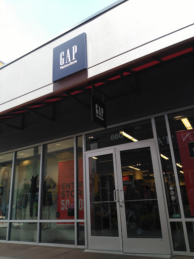 Clothing Store «Gap», reviews and photos, 18511 Outlet Blvd, Chesterfield, MO 63005, USA