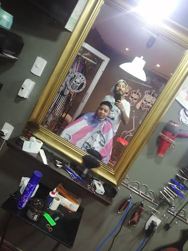 Opiniones de La Fama Barber Shop en Puente Alto - Barbería