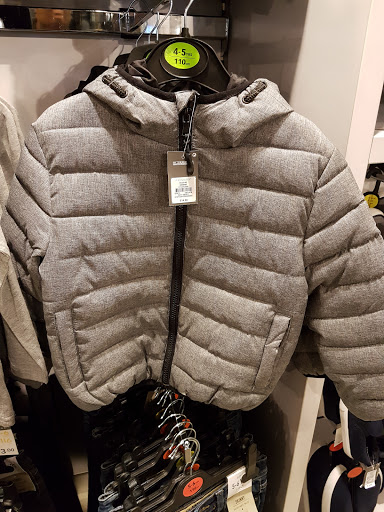 Stores to buy women's quilted vests Düsseldorf