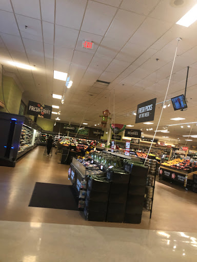 Grocery Store «Giant Food Stores», reviews and photos, 833 W Trenton Ave, Morrisville, PA 19067, USA