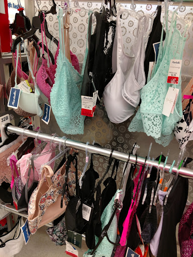 Department Store «Marshalls & HomeGoods», reviews and photos, 731 Centerview Blvd, Kissimmee, FL 34741, USA