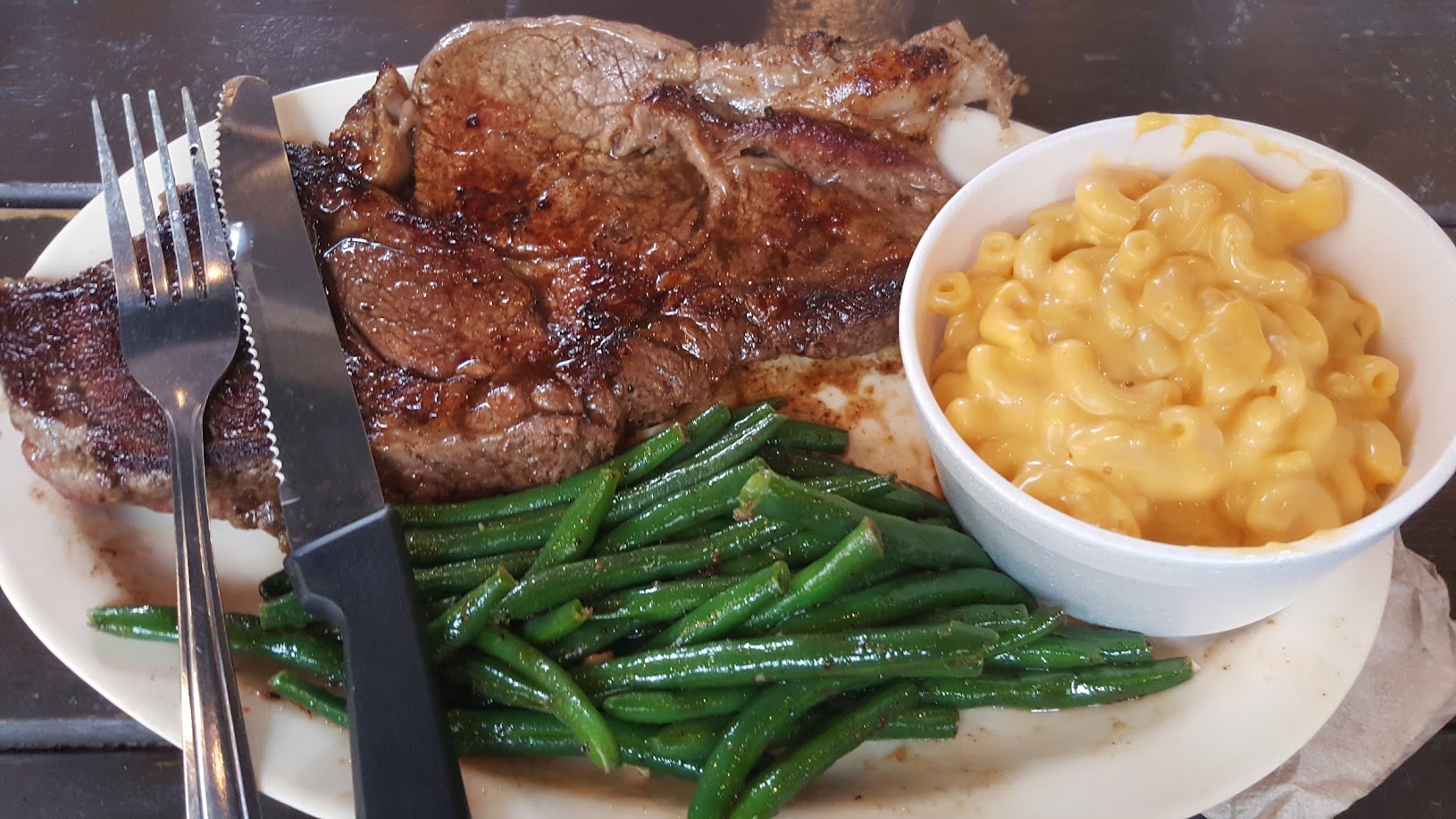 Christian's Tailgate Bar & Grill