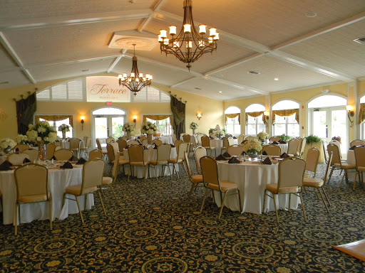 American Restaurant «The Waters Edge Lighthouse», reviews and photos, 2 Freemans Bridge Rd, Glenville, NY 12302, USA