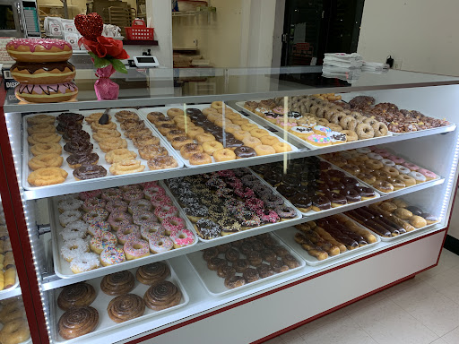 Donut Shop «Donut House Uptown», reviews and photos, 106 E Ovilla Rd, Red Oak, TX 75154, USA