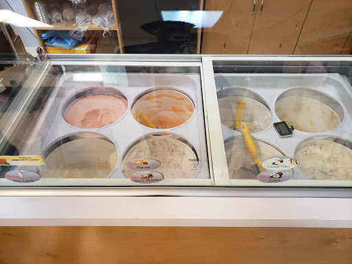 Ice Cream Shop «Coquitos Ice Cream & Cafe Shop Kissimmee», reviews and photos, 1327 E Vine St, Kissimmee, FL 34744, USA