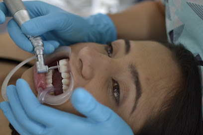 Dra Valentina Gomez Odontologia Estetica