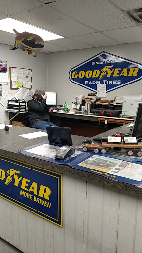 Tire Shop «GREENS FORK ALIGNMENT», reviews and photos, 3959 E McGalliard Rd, Muncie, IN 47303, USA