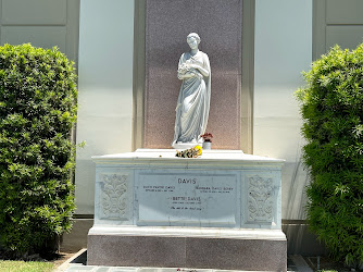 Grave of Bette Davis