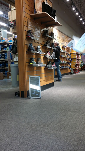 Camping Store «REI», reviews and photos, 1955 County Road B2 W, Roseville, MN 55113, USA