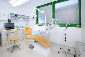 Odontoiatrika image