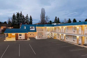 Travelodge by Wyndham Quesnel image