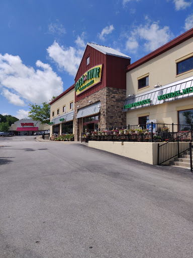 Grocery Store «Fresh Thyme Farmers Market- W. Des Moines», reviews and photos, 2900 University Ave, West Des Moines, IA 50266, USA
