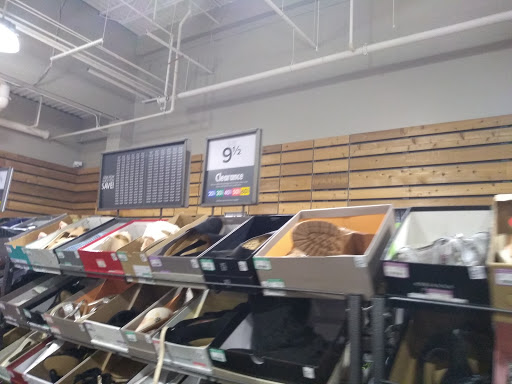 Shoe Store «DSW Designer Shoe Warehouse», reviews and photos, 1 Walden Galleria, Buffalo, NY 14225, USA