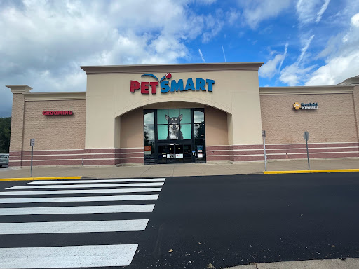 Pet Supply Store «PetSmart», reviews and photos, 6100 Arlington Blvd, Falls Church, VA 22044, USA