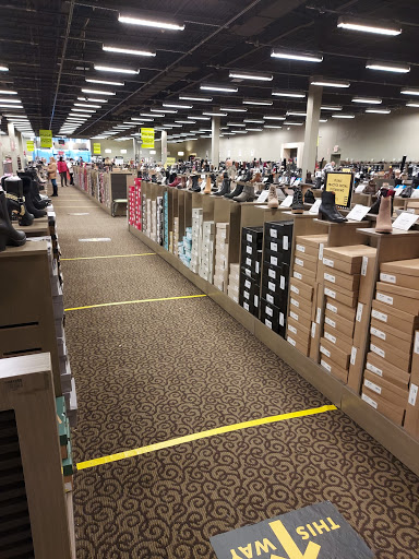 Shoe Store «DSW Designer Shoe Warehouse», reviews and photos, 25 Ronson Rd, Iselin, NJ 08830, USA