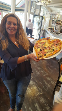 Pizza du Restaurant italien Dolce Vita à Issy-les-Moulineaux - n°6