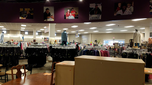 Thrift Store «Discover Goodwill Circle Retail Center», reviews and photos, 2007 S Circle Dr, Colorado Springs, CO 80906, USA