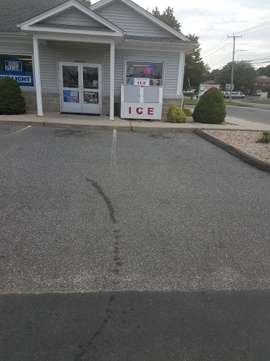 Liquor Store «Suburban Liquor Shop», reviews and photos, 26 New Britain Ave, Rocky Hill, CT 06067, USA