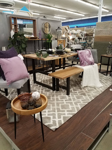 Home Goods Store «At Home», reviews and photos, 3100 Washtenaw Ave, Ypsilanti, MI 48197, USA