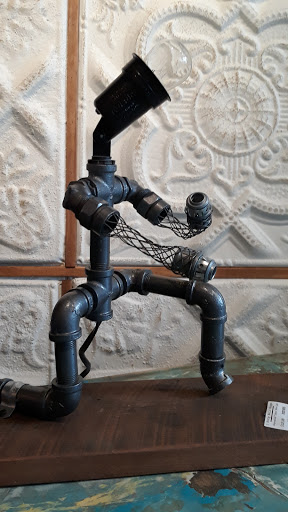 Antique Store «Logan Village Mall», reviews and photos, 977 Logan St, Noblesville, IN 46060, USA