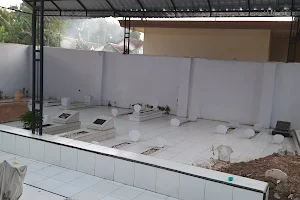 Makam Mbah Wali Rancang Lemah Kembar Probolinggo image