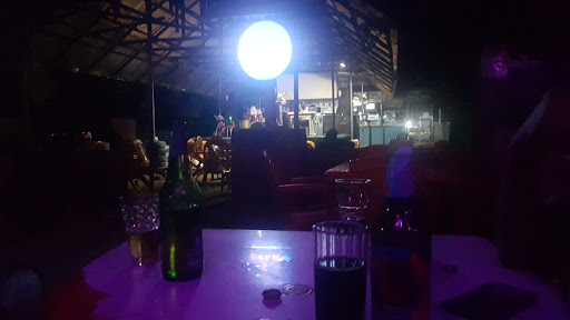 Guaranty Bar and Car Wash, Opposite Adrose Gas Plant, Ikwerre Rd, Rumuodomaya, Port Harcourt, Nigeria, Chicken Restaurant, state Rivers