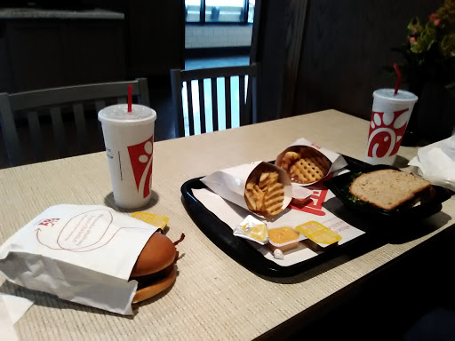Fast Food Restaurant «Chick-fil-A», reviews and photos, 12520 SE 93rd Ave, Clackamas, OR 97015, USA