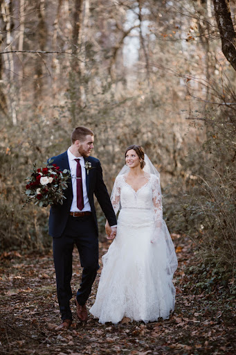 Bridal Shop «White Lace & Promises», reviews and photos, 8025 Kingston Pike #4, Knoxville, TN 37919, USA