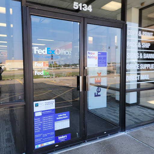 Print Shop «FedEx Office Print & Ship Center», reviews and photos, 5134 Whipple Ave NW, Canton, OH 44718, USA