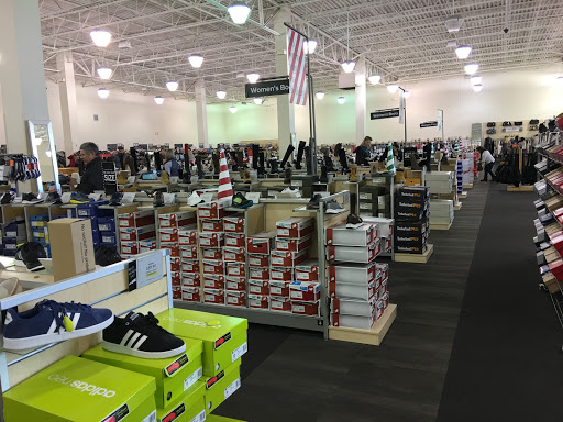 Shoe Store «DSW Designer Shoe Warehouse», reviews and photos, 10515 N Mopac Expy, Austin, TX 78759, USA