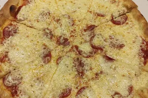 Goutzy's Pizza image